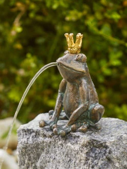 Bronzefigur Froschkönig Lars (Art.Nr. 89017)