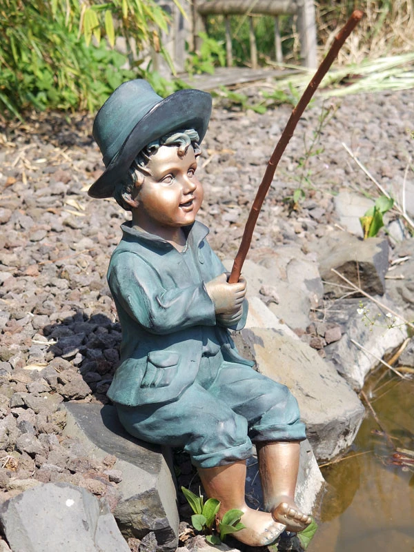 Dekofigur "Angler Theo" Aus Polystone (Art.Nr. Gr454) 1 Dekofigur "Angler Theo" Aus Polystone (Art.Nr. Gr454)